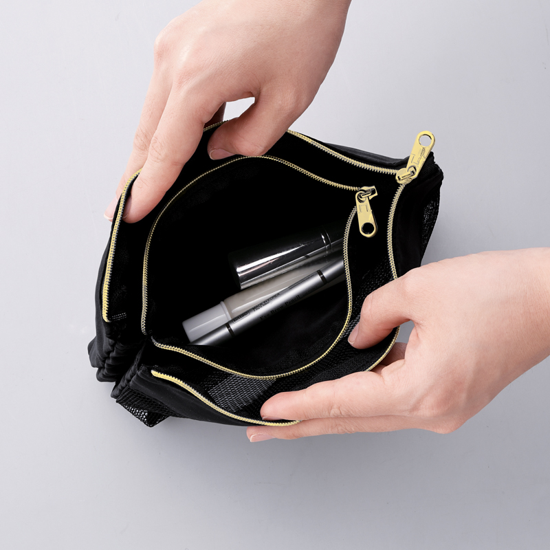 整理がしやすい4in1ポーチ