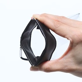 クリアばねぐちポーチ（カラビナ付）