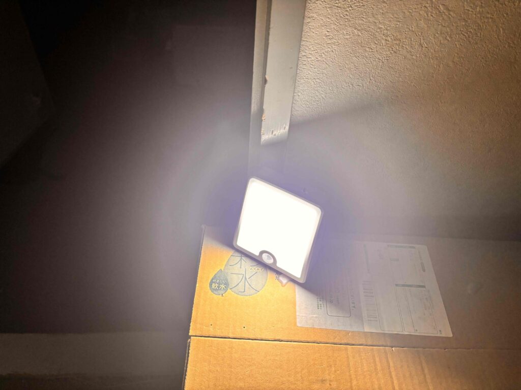 LEDセンサーライトを実際に設置してみた