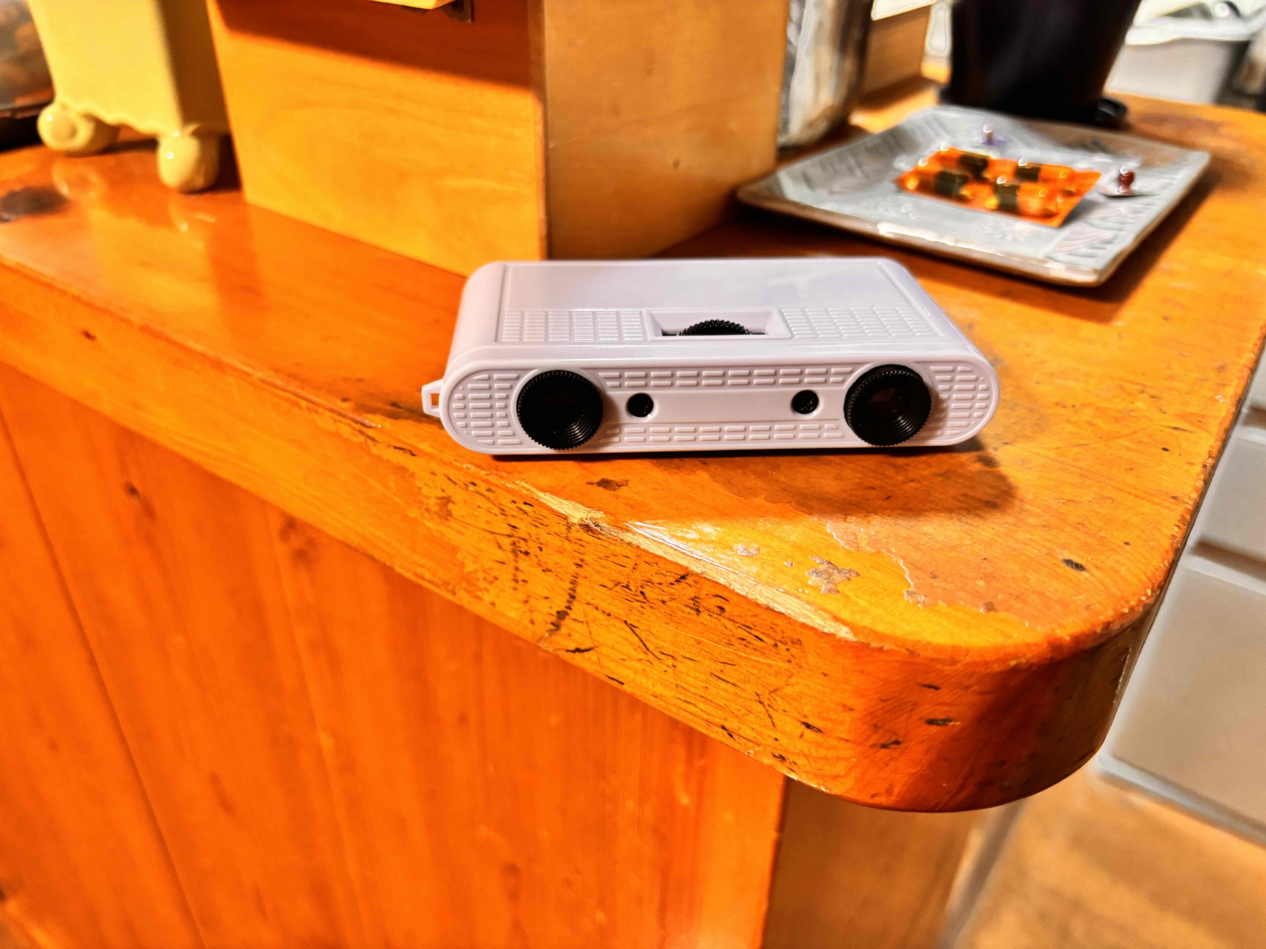 コンパクトオペラグラス　折りたたんだ様子