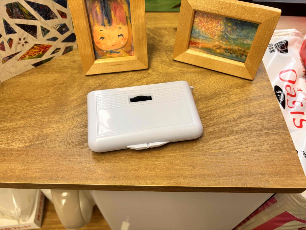 コンパクトオペラグラス　折りたたんだ状態