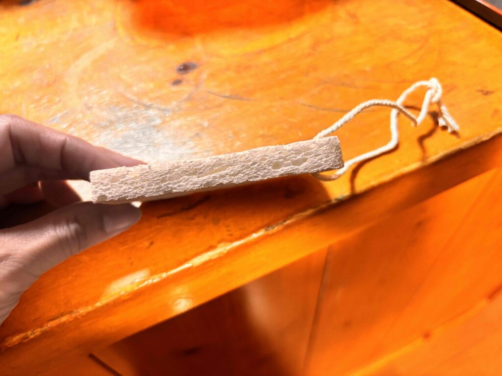 ふくらむマジックスポンジ　膨らんだ後に横から見た様子