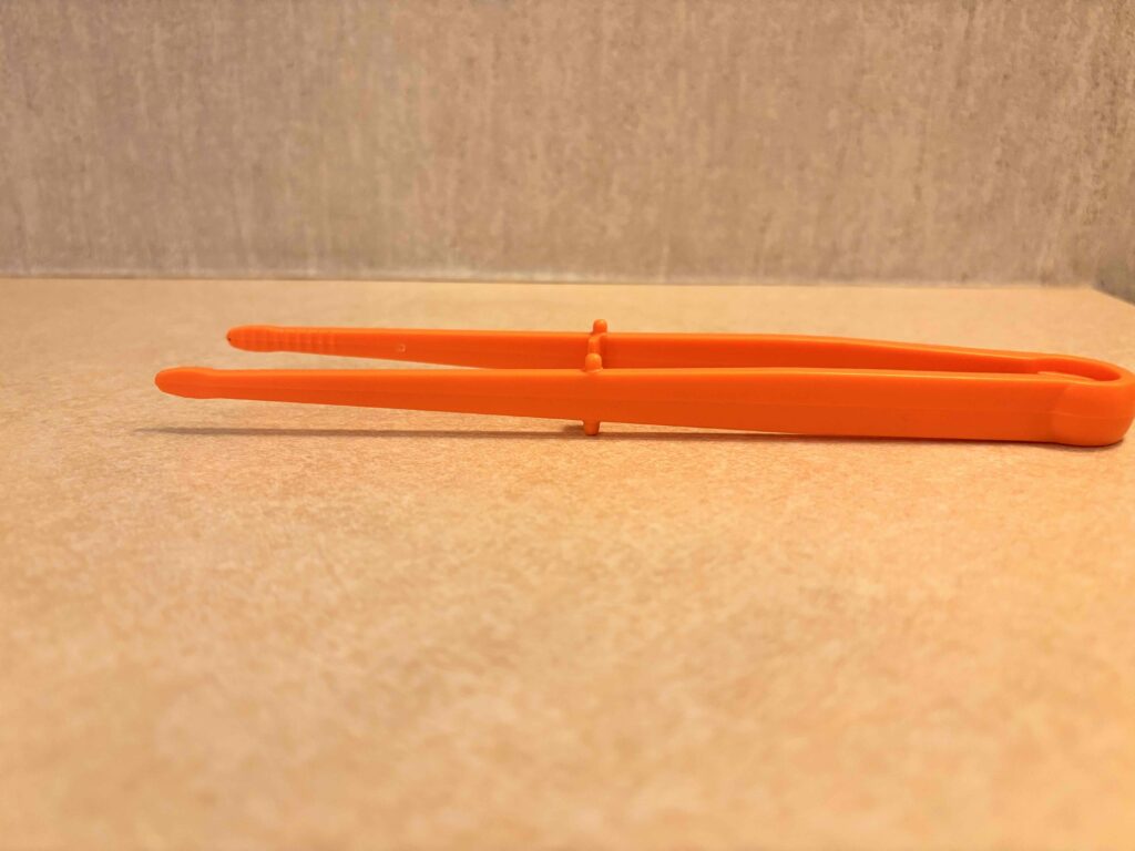 フリッツトング　先端が浮くように設計されていて清潔