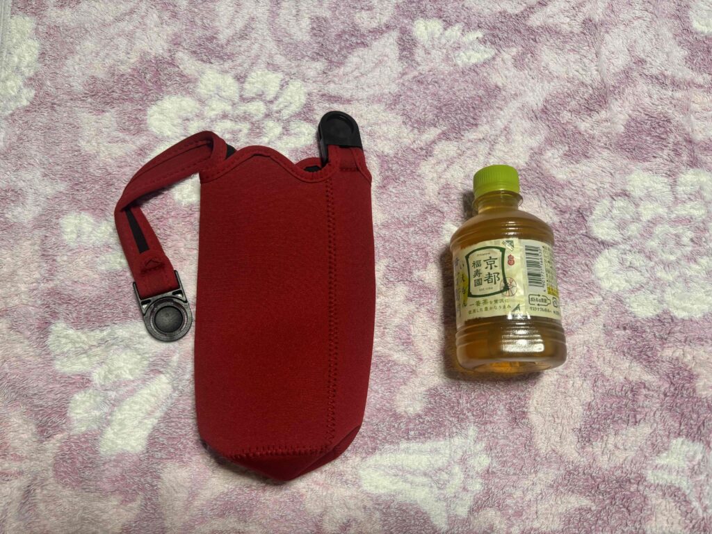 ポス／ボトルホルダーと小さいペットボトル